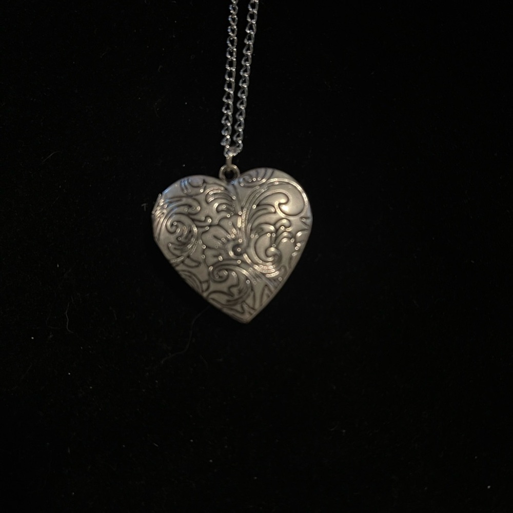 Intricate Silver Heart Necklace